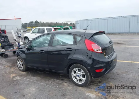 2015 Ford Fiesta Se z USA, uszkodzony, nr VIN 3FADP4EJ4FM179659
